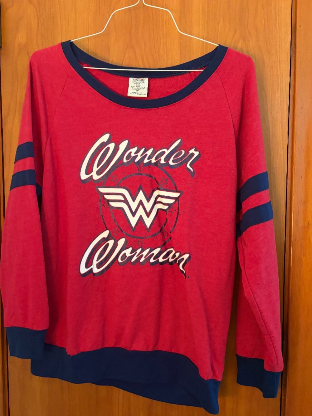 vintage red and blue DC Comics Wonder Woman sweatshirt XL